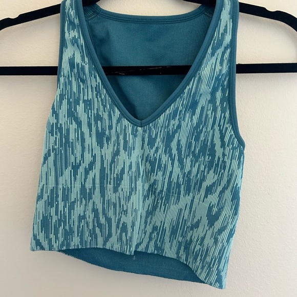 Athleta Tops - Athleta workout tank reversible size XS